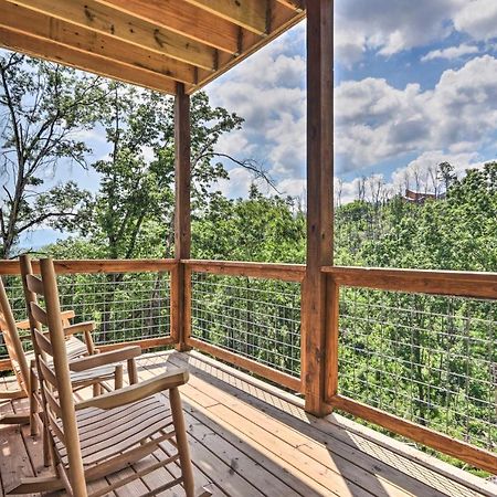 Modern Cabin With Hot Tub And Game Room In Gatlinburg! 외부 사진