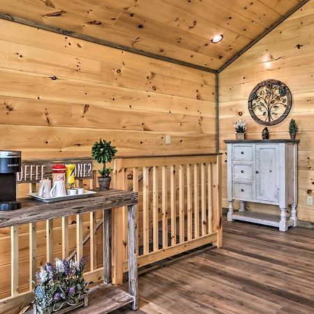 Modern Cabin With Hot Tub And Game Room In Gatlinburg! 외부 사진