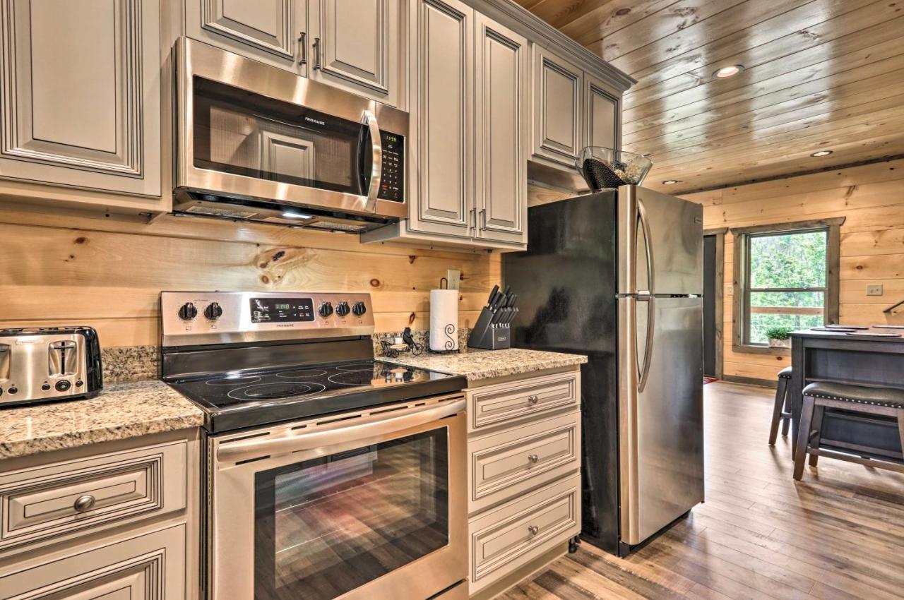 Modern Cabin With Hot Tub And Game Room In Gatlinburg! 외부 사진
