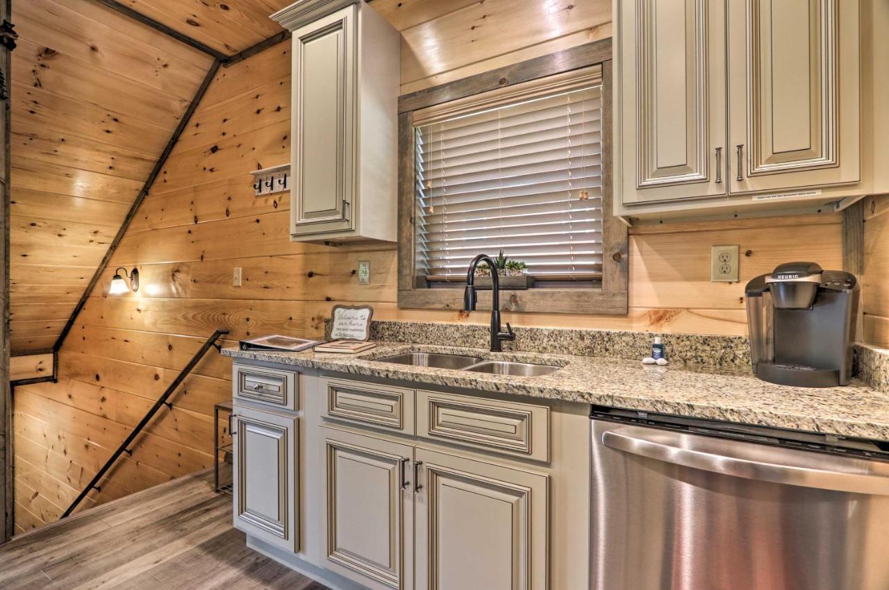 Modern Cabin With Hot Tub And Game Room In Gatlinburg! 외부 사진