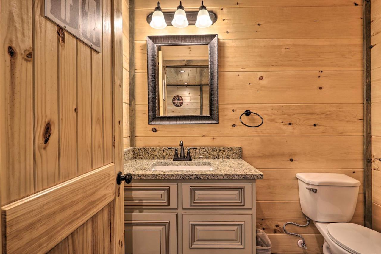 Modern Cabin With Hot Tub And Game Room In Gatlinburg! 외부 사진