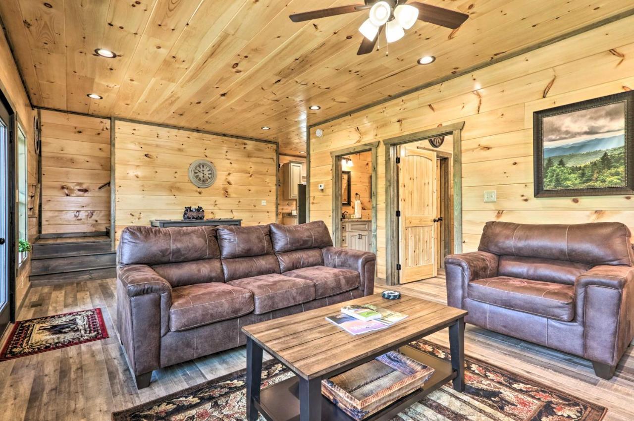 Modern Cabin With Hot Tub And Game Room In Gatlinburg! 외부 사진