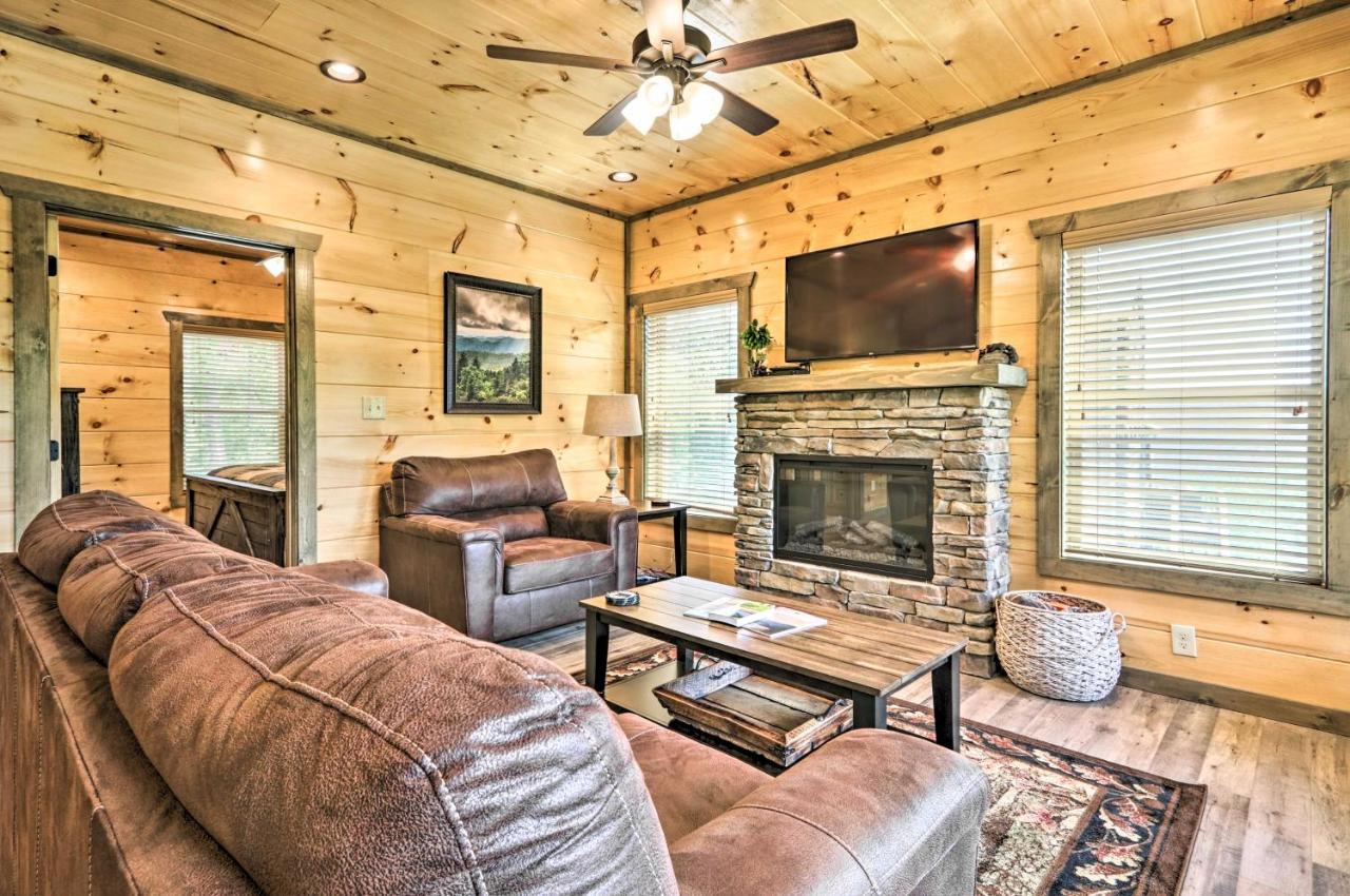 Modern Cabin With Hot Tub And Game Room In Gatlinburg! 외부 사진