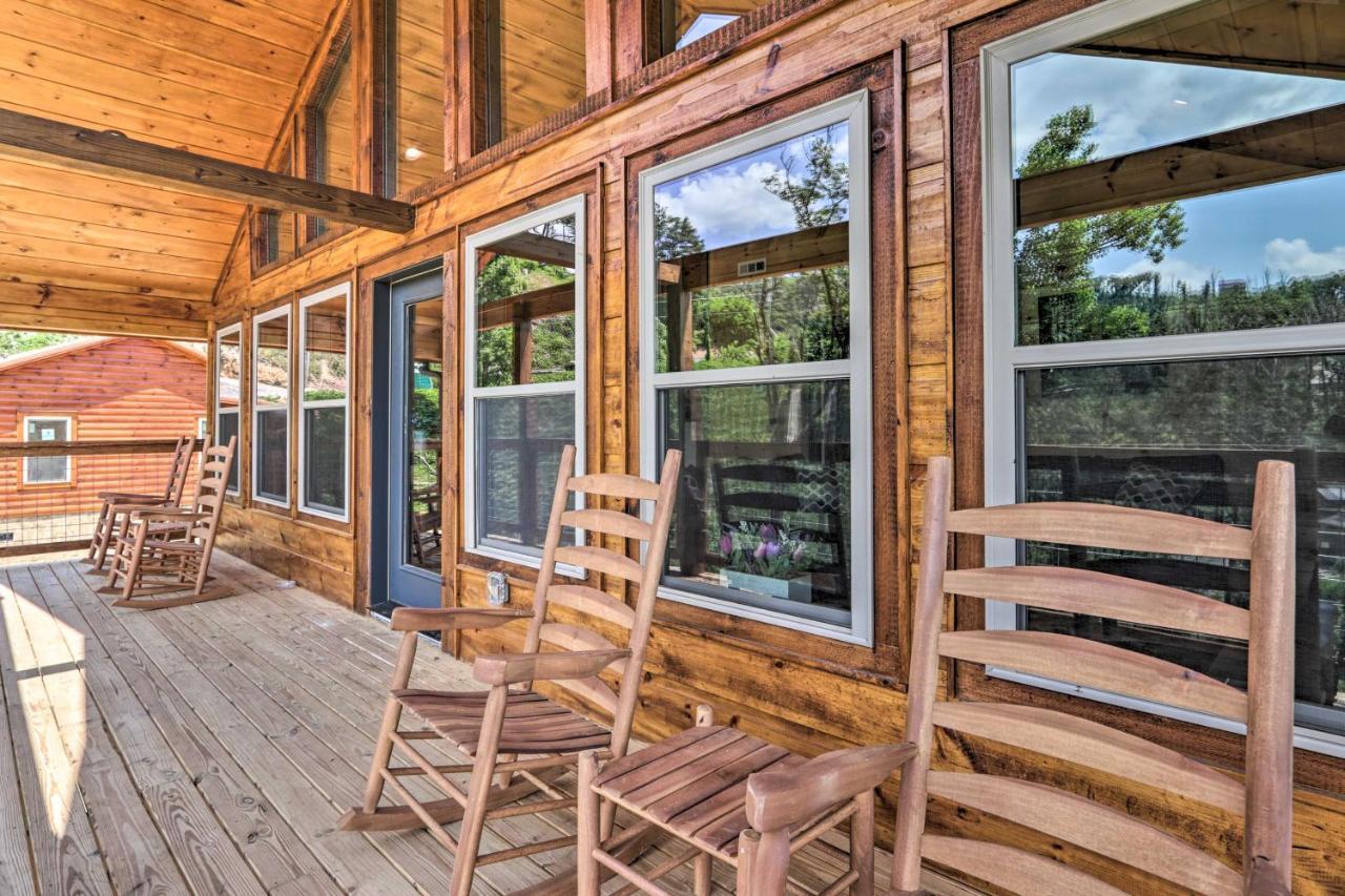 Modern Cabin With Hot Tub And Game Room In Gatlinburg! 외부 사진
